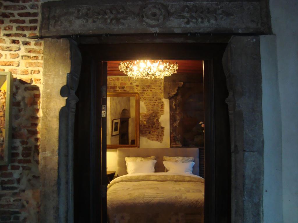 Kathedraallogies Drie Koningen Antwerp Room photo